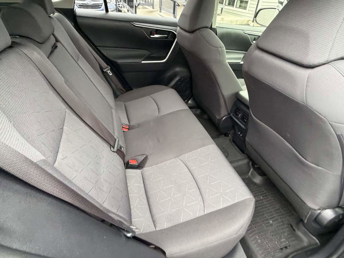 Used 2019 Toyota RAV4 XLE w/ Convenience Package AWD/4WD image 19