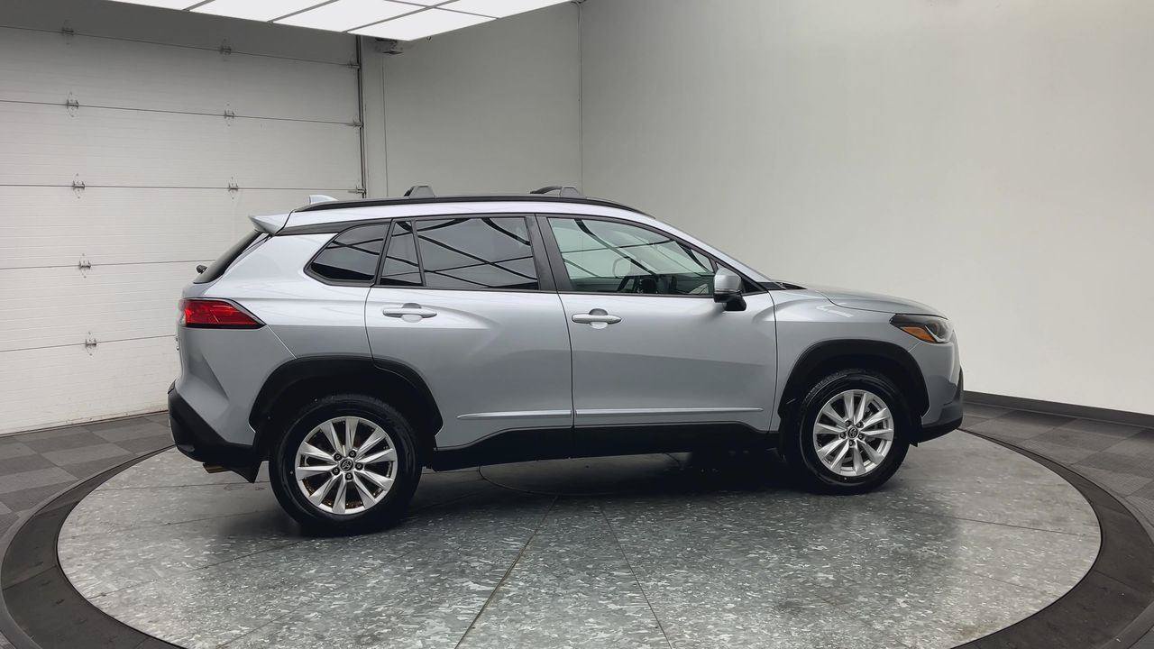 Used 2022 Toyota Corolla Cross LE AWD/4WD image 34