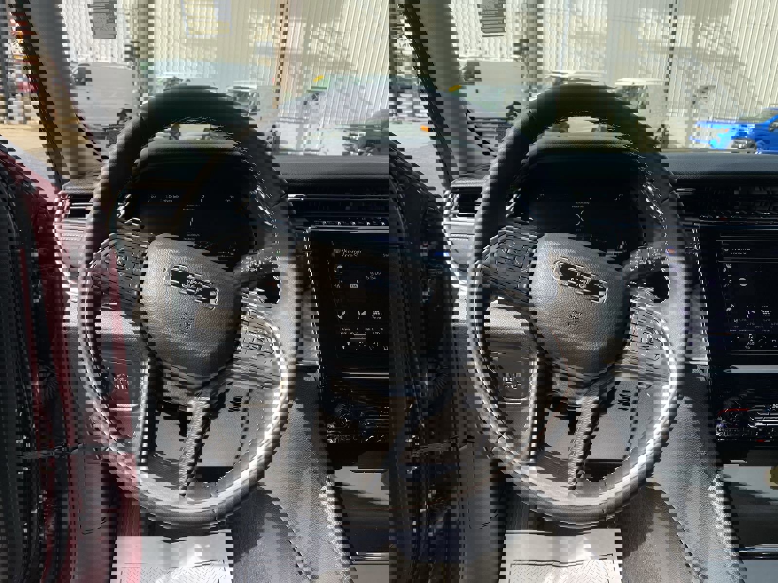 Used 2023 Jeep Grand Cherokee Laredo image 44