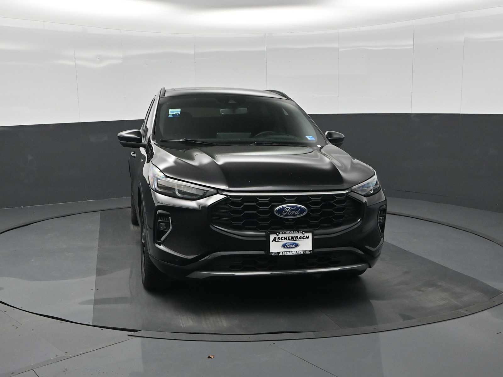 Used 2023 Ford Escape ST-Line Elite w/ Premium Technology Package AWD/4WD image 3
