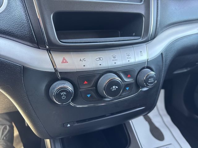 Used 2017 Dodge Journey SE image 19