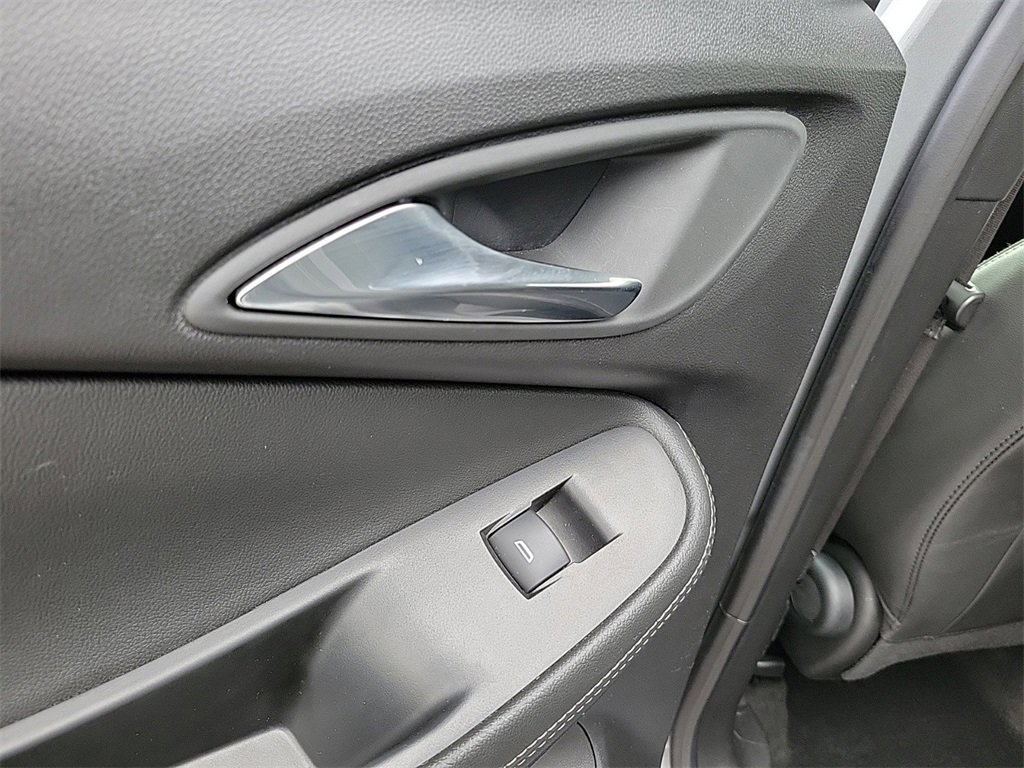 Used 2024 Buick Encore GX Sport Touring image 14