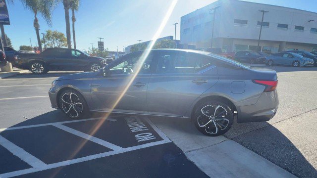 Used 2023 Nissan Altima 2.5 SR image 6