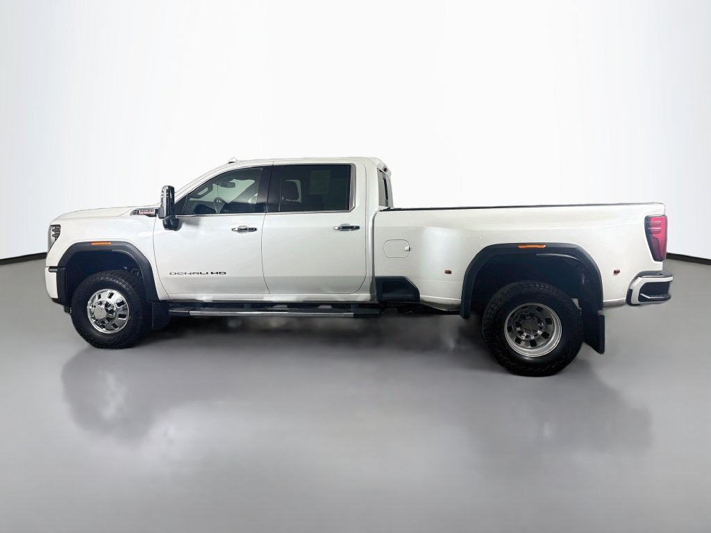 Used 2024 GMC Sierra 3500 Denali w/ Snow Plow Prep/Camper Package AWD/4WD image 4