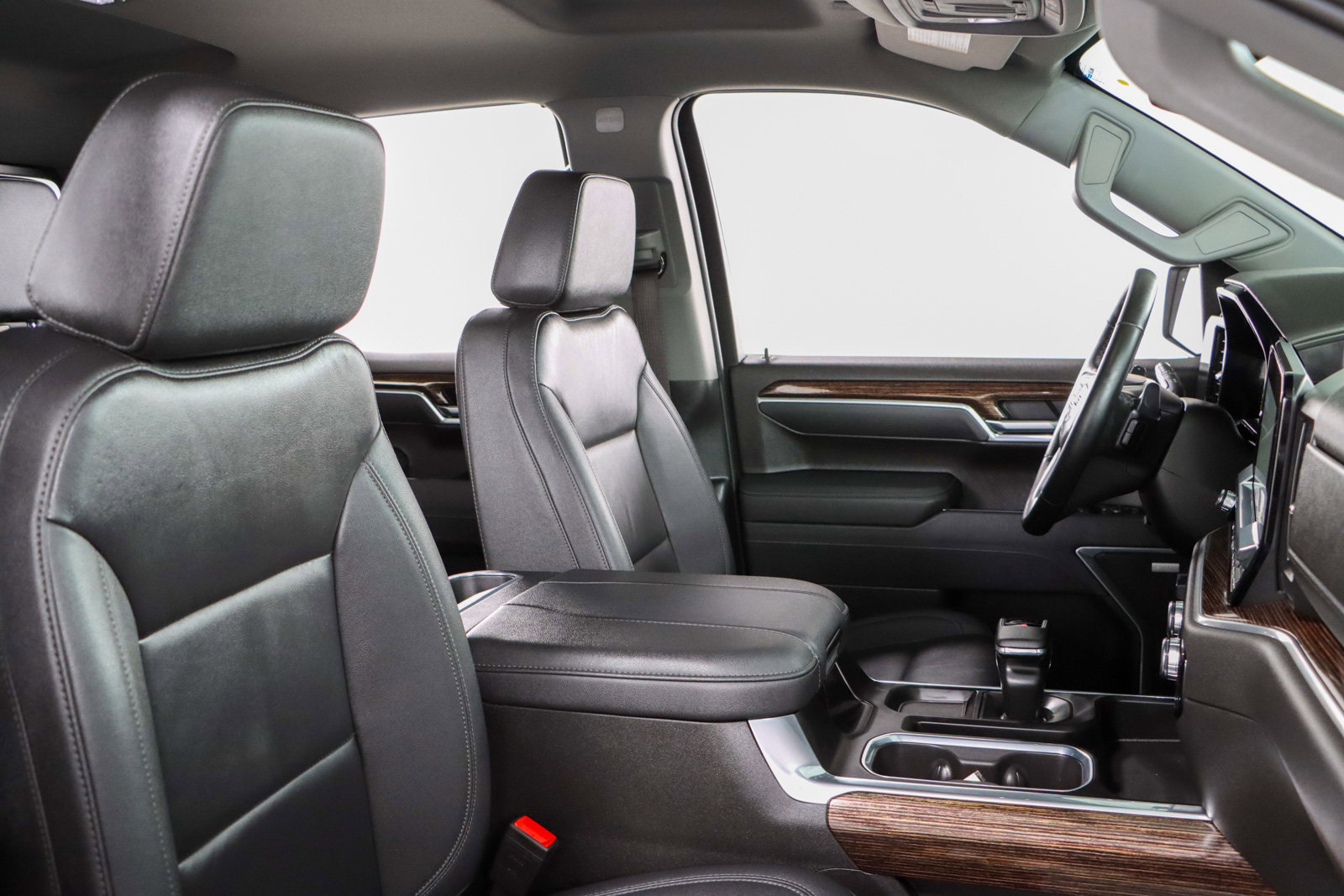 Used 2025 GMC Sierra 1500 Elevation w/ Elevation Premium Package image 29