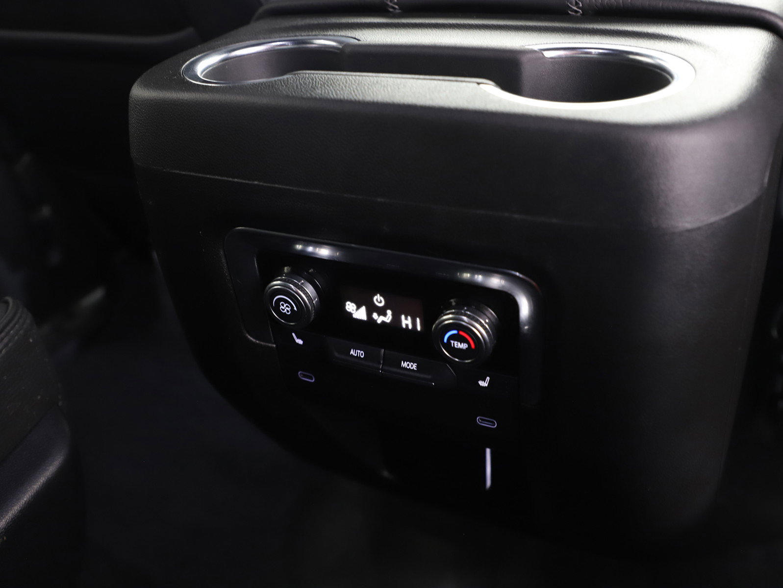 Used 2025 GMC Yukon Denali image 17