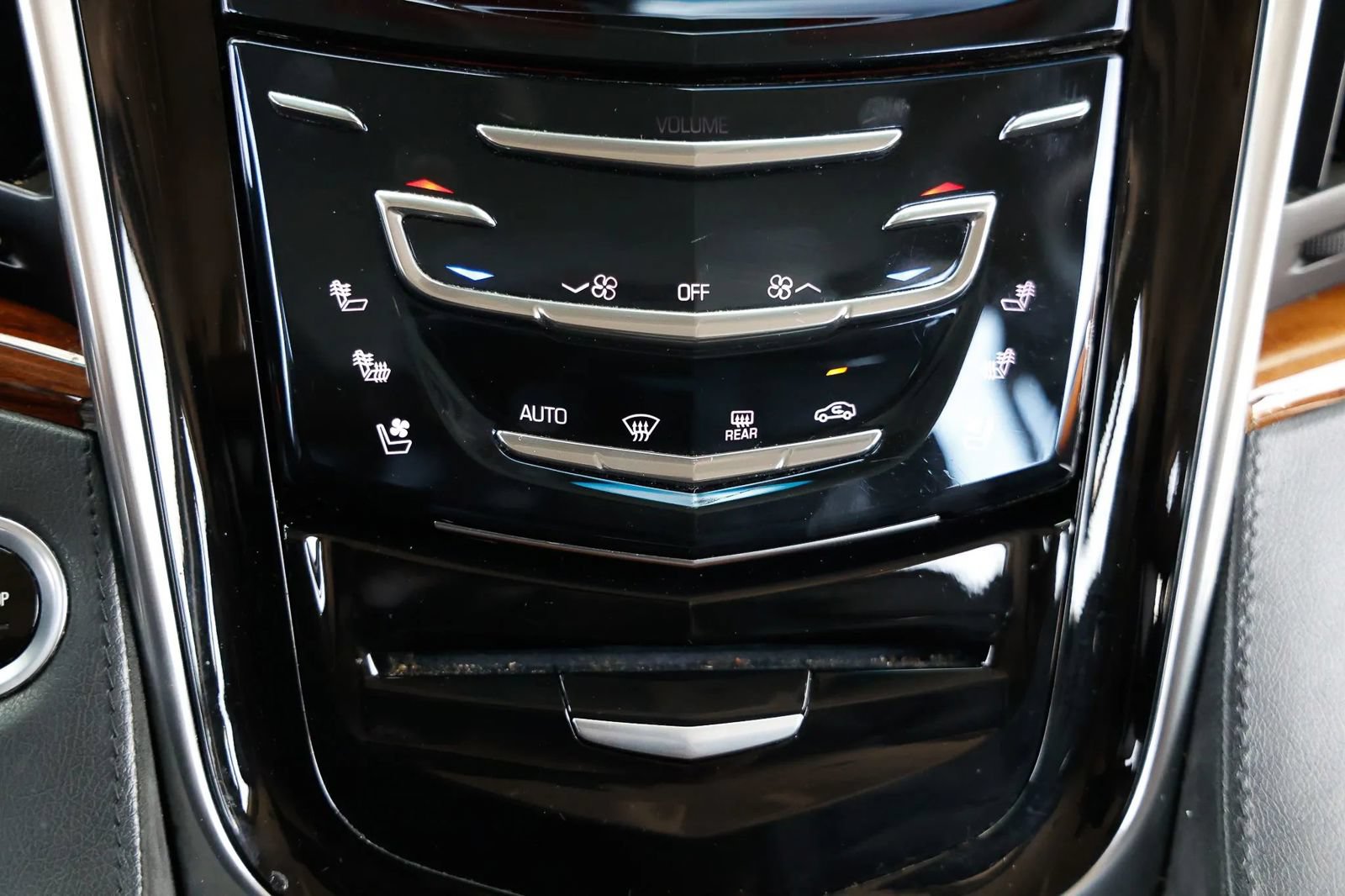 Used 2016 Cadillac Escalade 2WD image 33