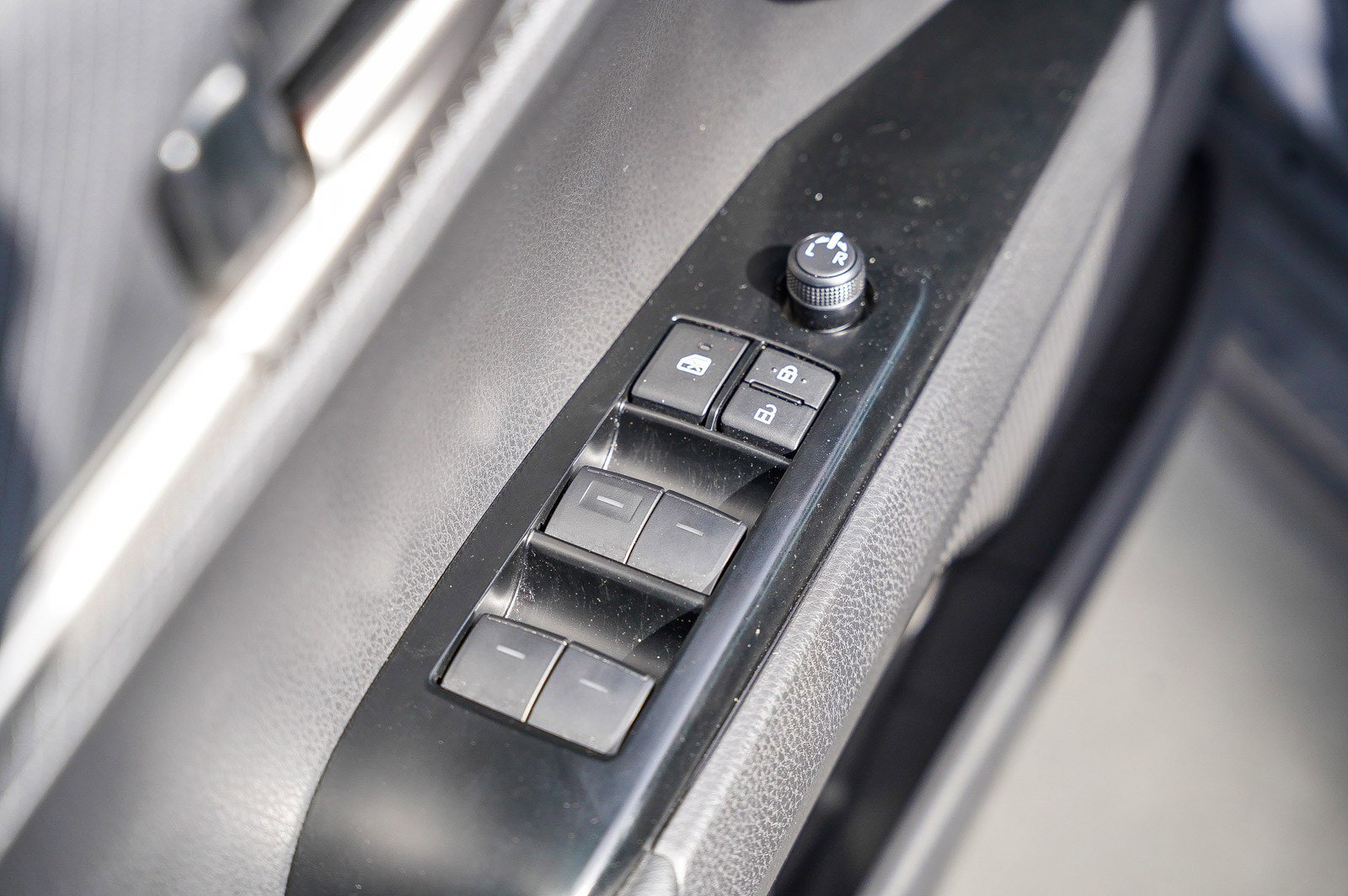 Used 2025 Toyota Camry SE image 21