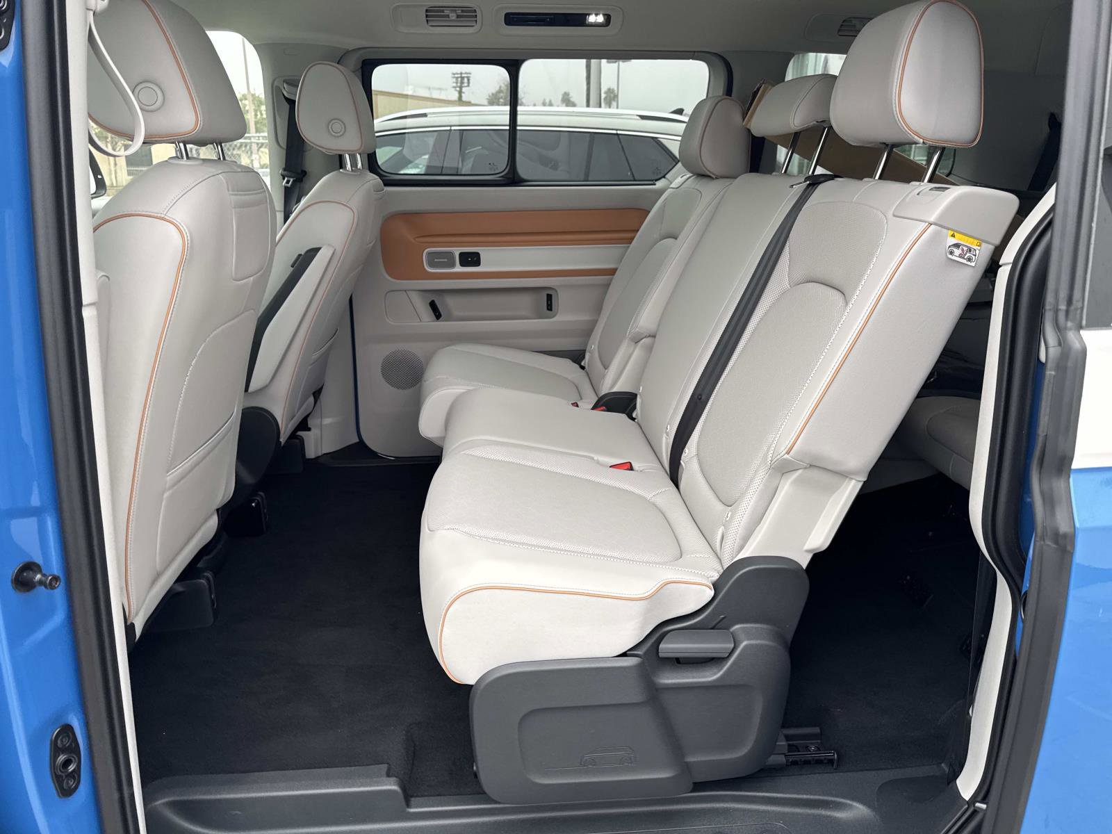 New 2025 Volkswagen ID. Buzz Pro S Plus image 9