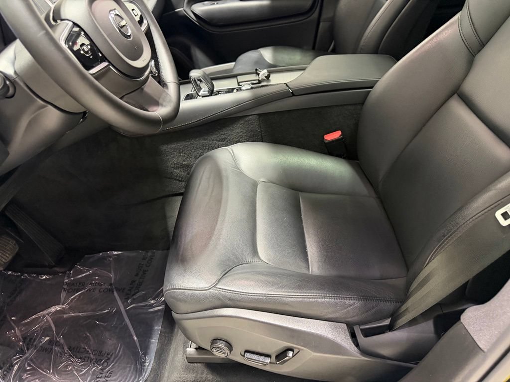 Used 2024 Volvo XC90 B5 Core w/ Protection Package Premier AWD/4WD image 28
