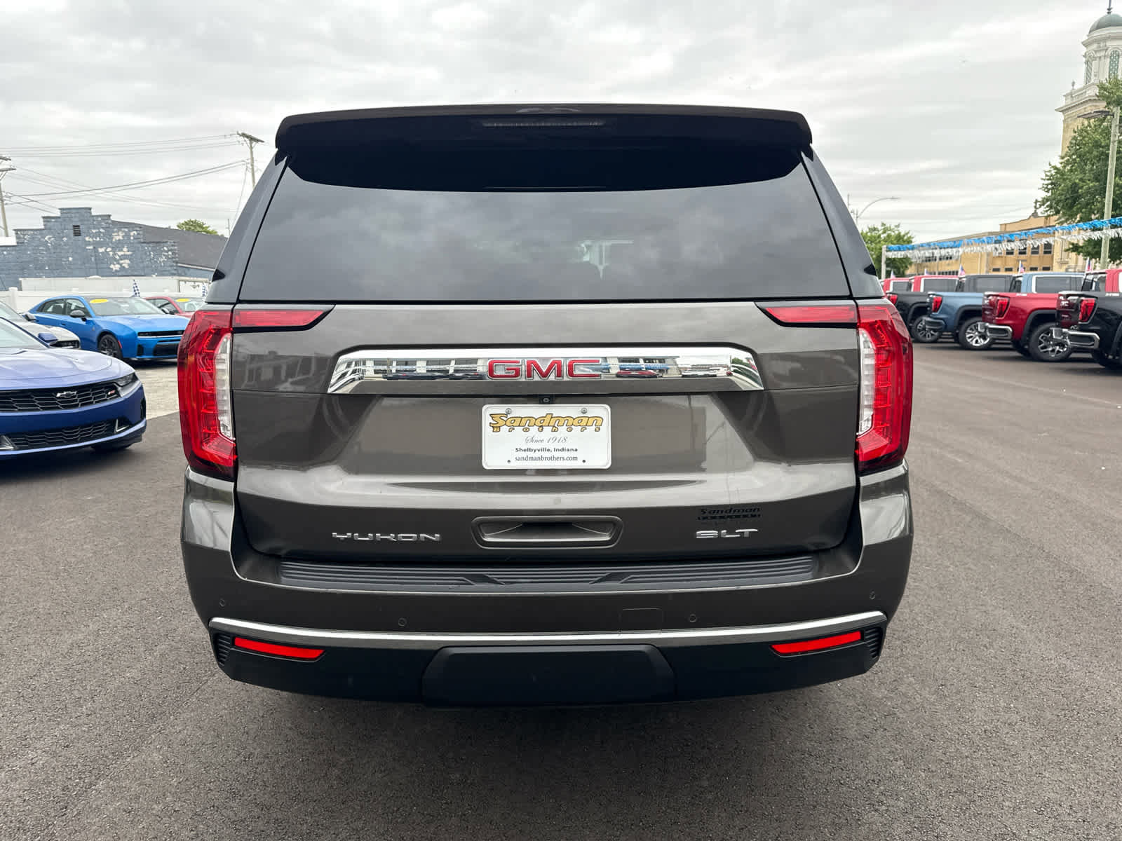 Used 2021 GMC Yukon SLT w/ SLT Premium Package AWD/4WD image 6