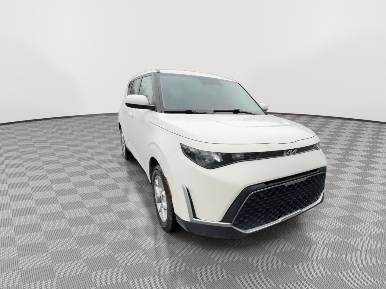 Used 2024 Kia Soul LX w/ Option Group 015 FWD image 2
