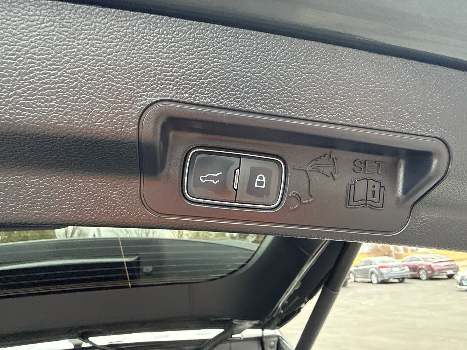 Used 2023 Ford Explorer XLT image 18