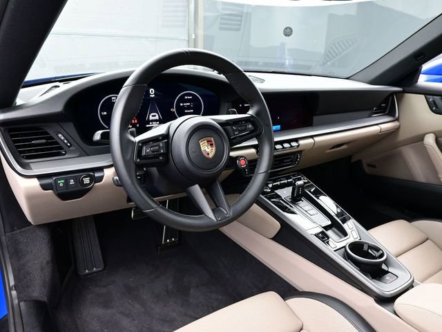 Used 2025 Porsche 911 Carrera RWD image 4