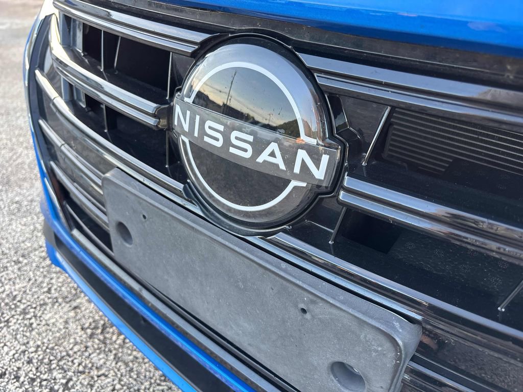 Used 2023 Nissan Versa SV FWD image 31