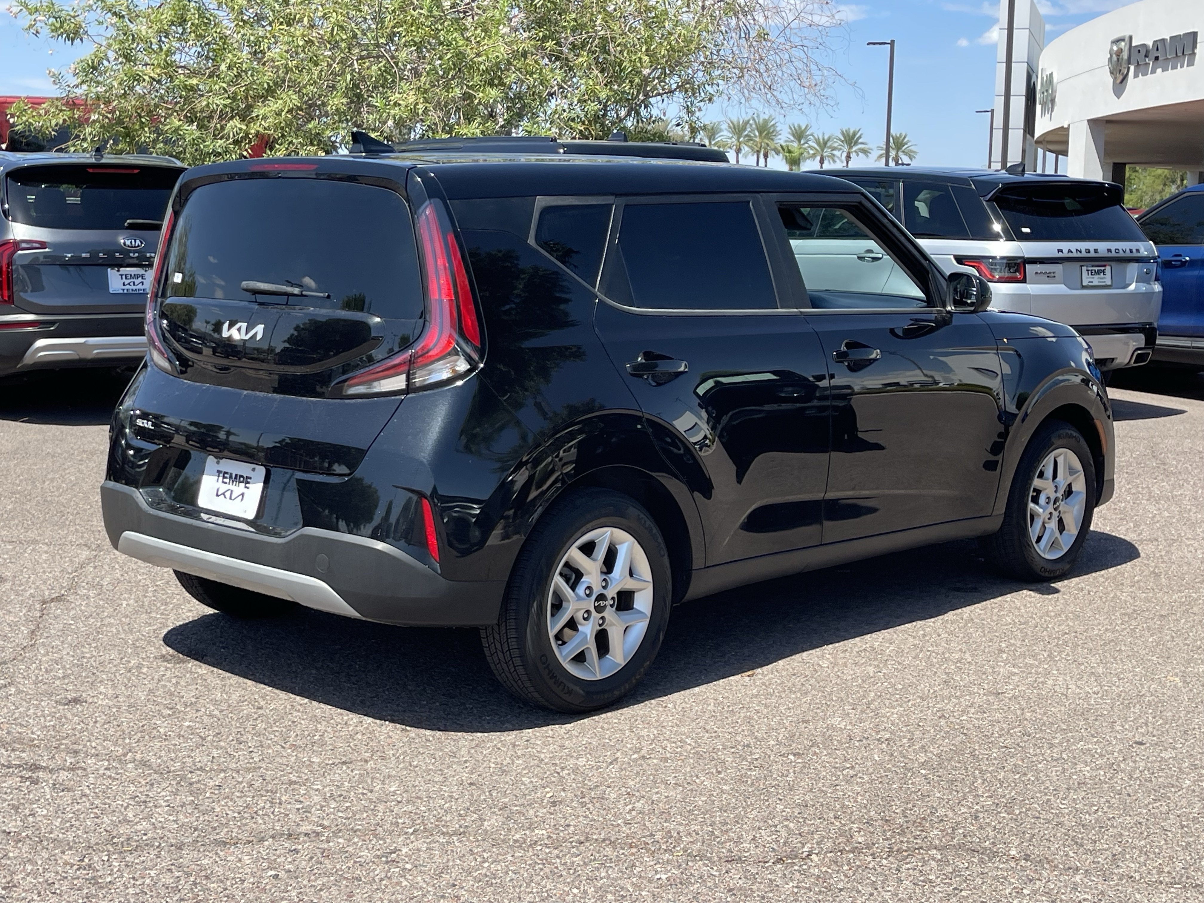 Certified 2023 Kia Soul LX w/ LX Technology Package FWD image 5
