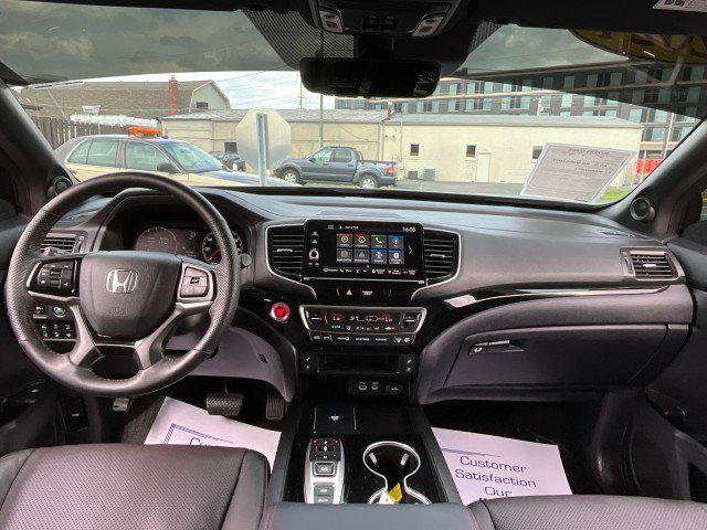 Used 2024 Honda Ridgeline Black Edition image 11