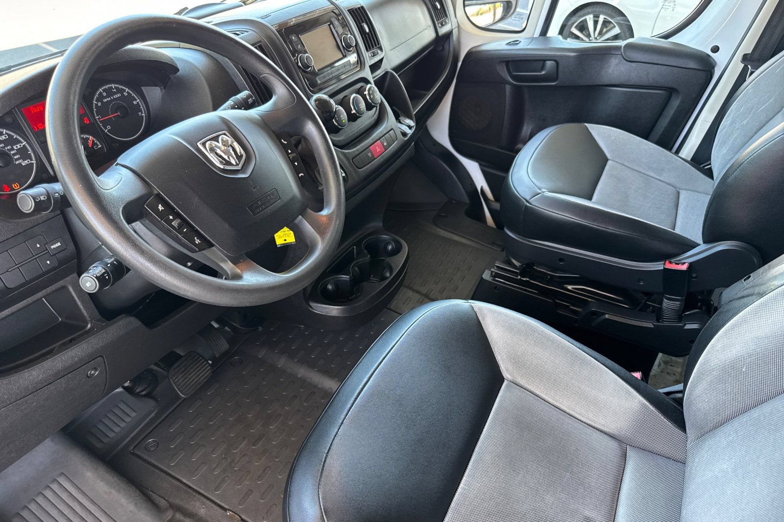 Used 2021 RAM ProMaster 2500 FWD image 5