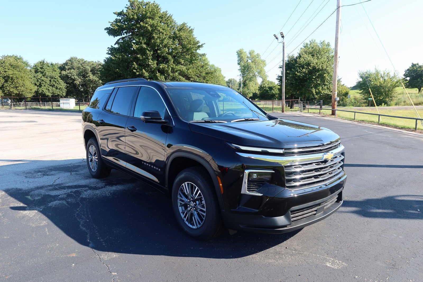 New 2026 Chevrolet Traverse LT w/ Driver Confidence Package image 3