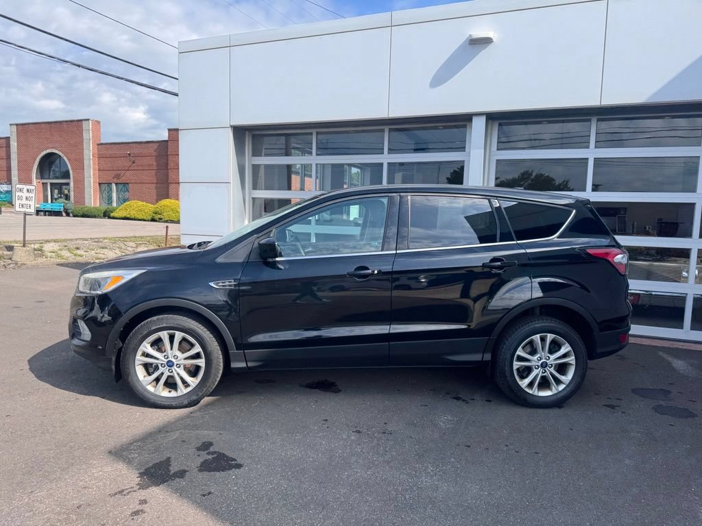 Used 2017 Ford Escape SE AWD/4WD image 2