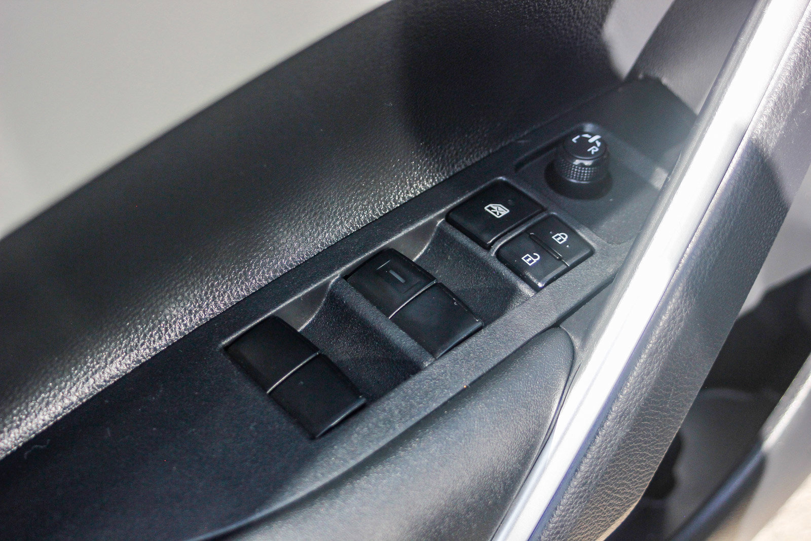 Used 2023 Toyota Corolla Cross L image 25