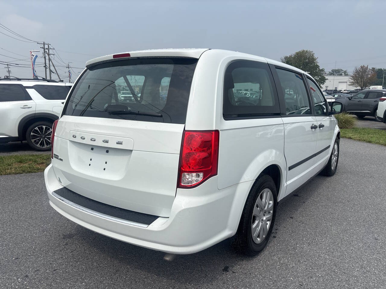 Used 2016 Dodge Grand Caravan American Value Package FWD image 5