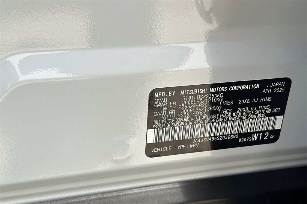 New 2025 Mitsubishi Outlander SE image 28