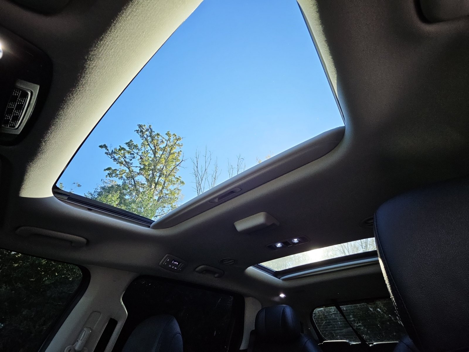 Used 2025 Kia Carnival SX Prestige FWD image 17