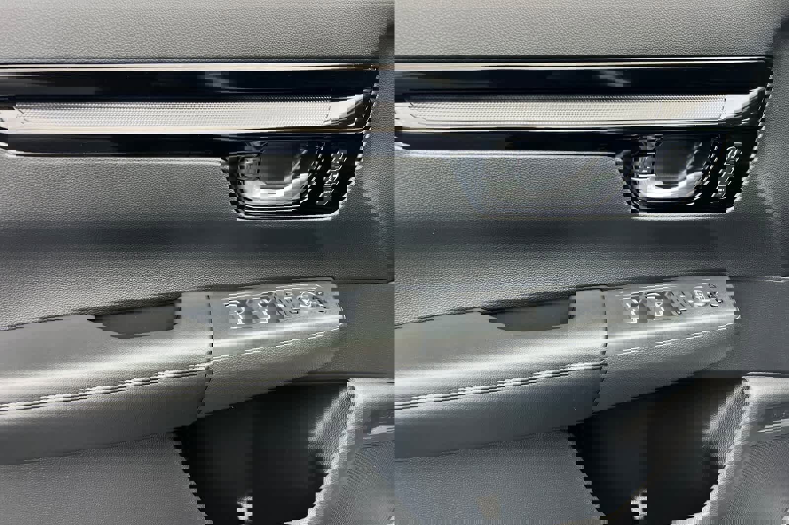 Used 2025 Honda CR-V EX-L image 12