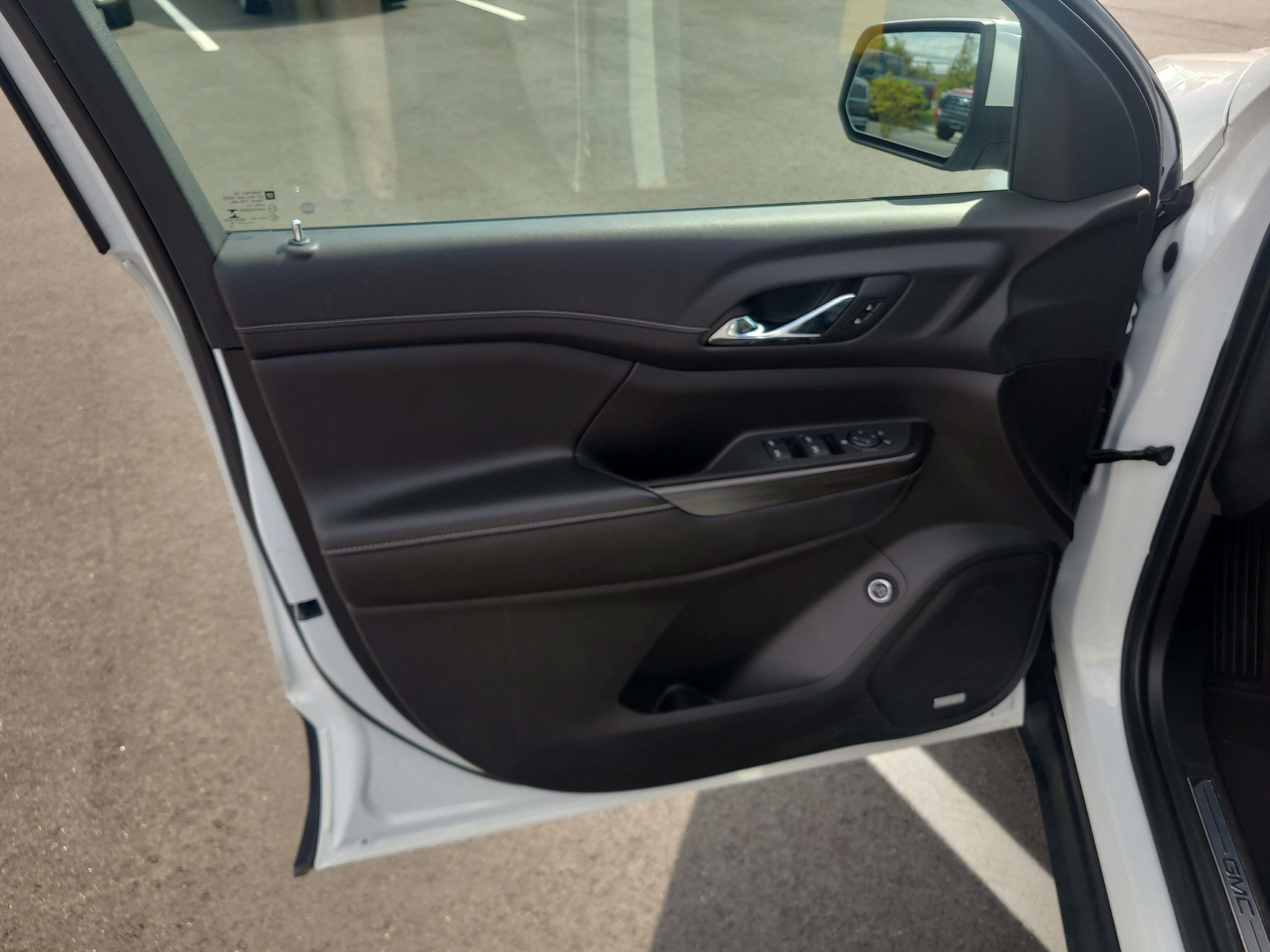 Used 2019 GMC Acadia SLT AWD/4WD image 14