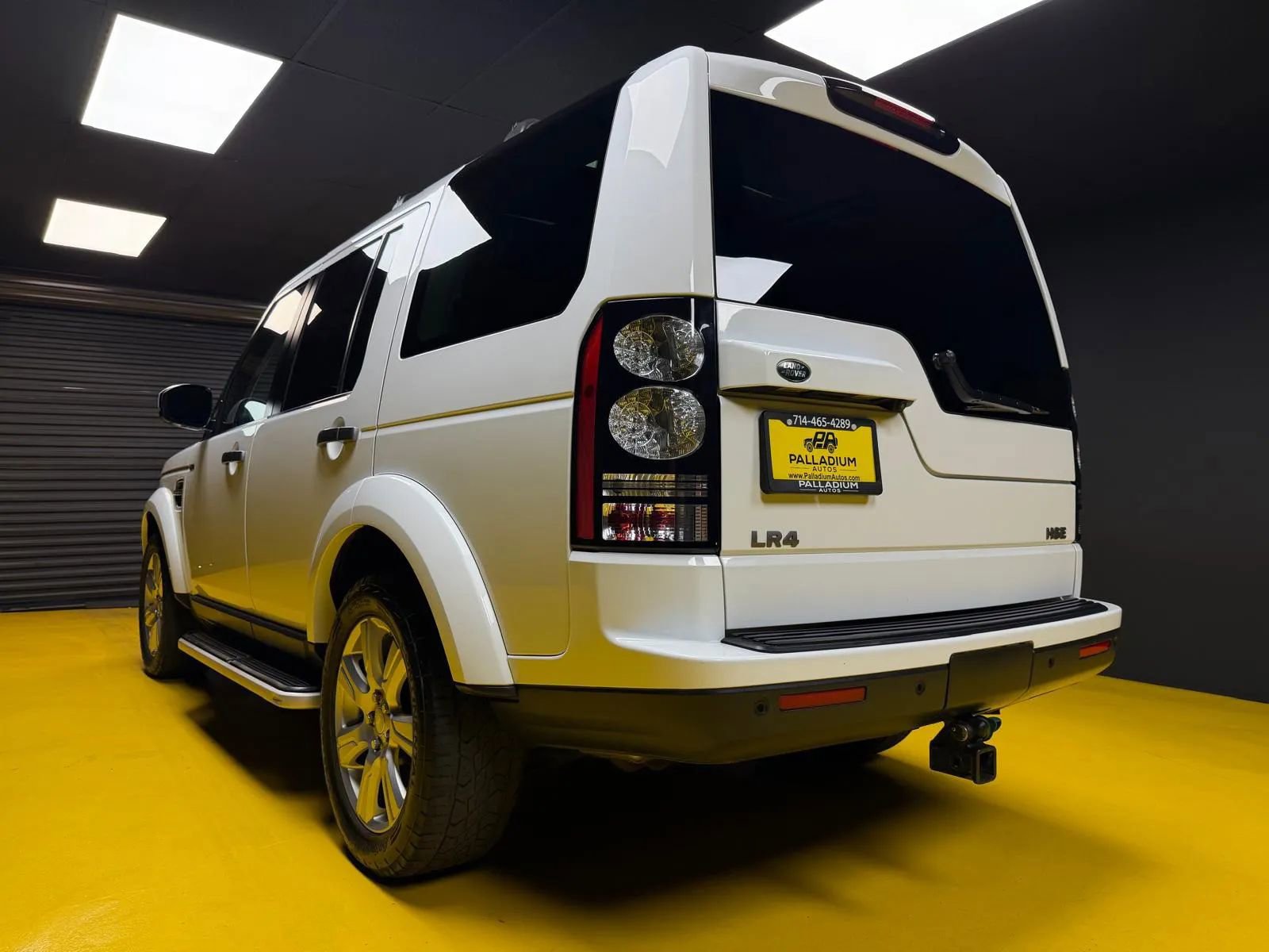 Used 2016 Land Rover LR4 HSE Silver Edition AWD/4WD image 6