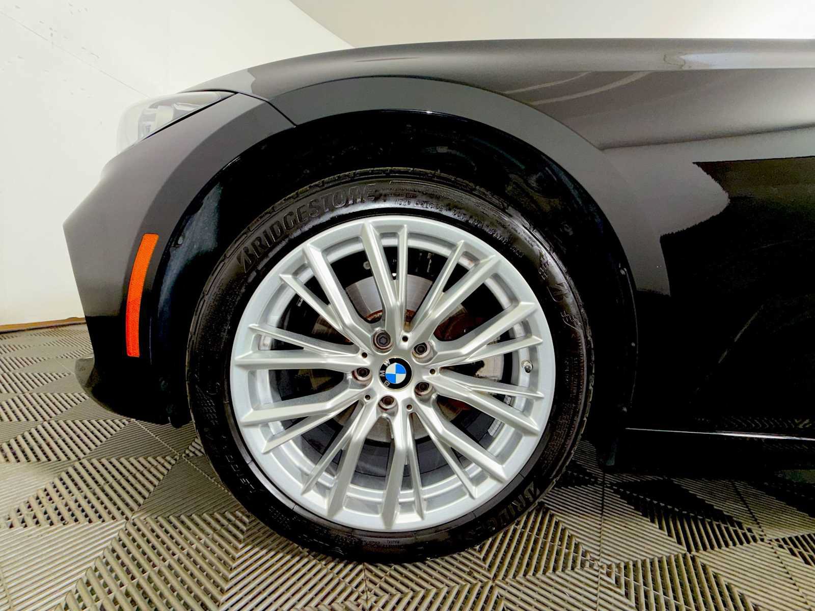 Used 2024 BMW 330i xDrive Sedan w/ Premium Package AWD/4WD image 8