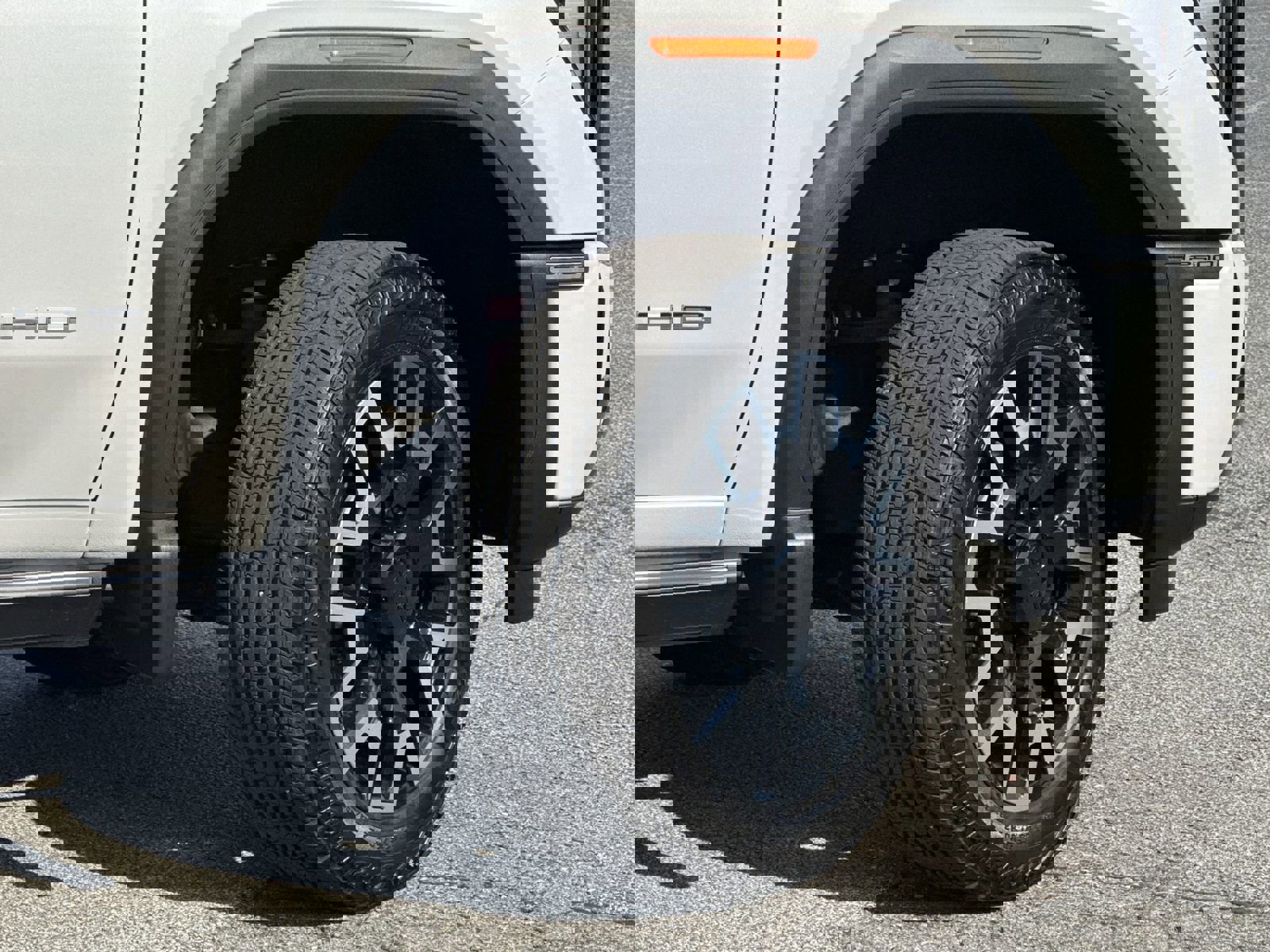 Used 2025 GMC Sierra 2500 Denali Ultimate image 12