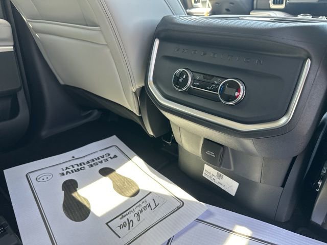 Used 2026 Ford Expedition Active image 14