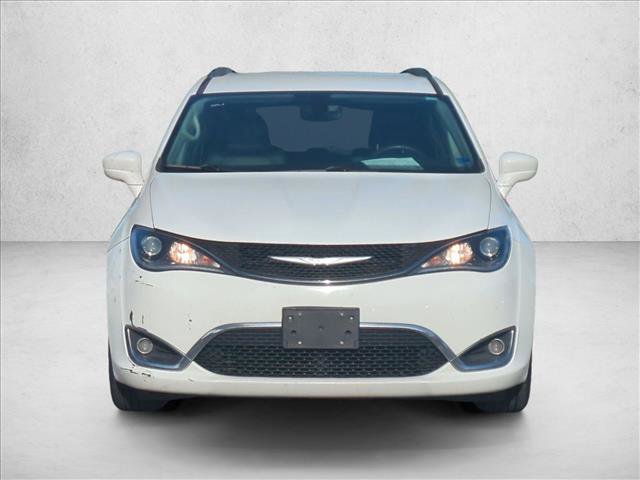 Used 2018 Chrysler Pacifica Touring-L FWD image 2