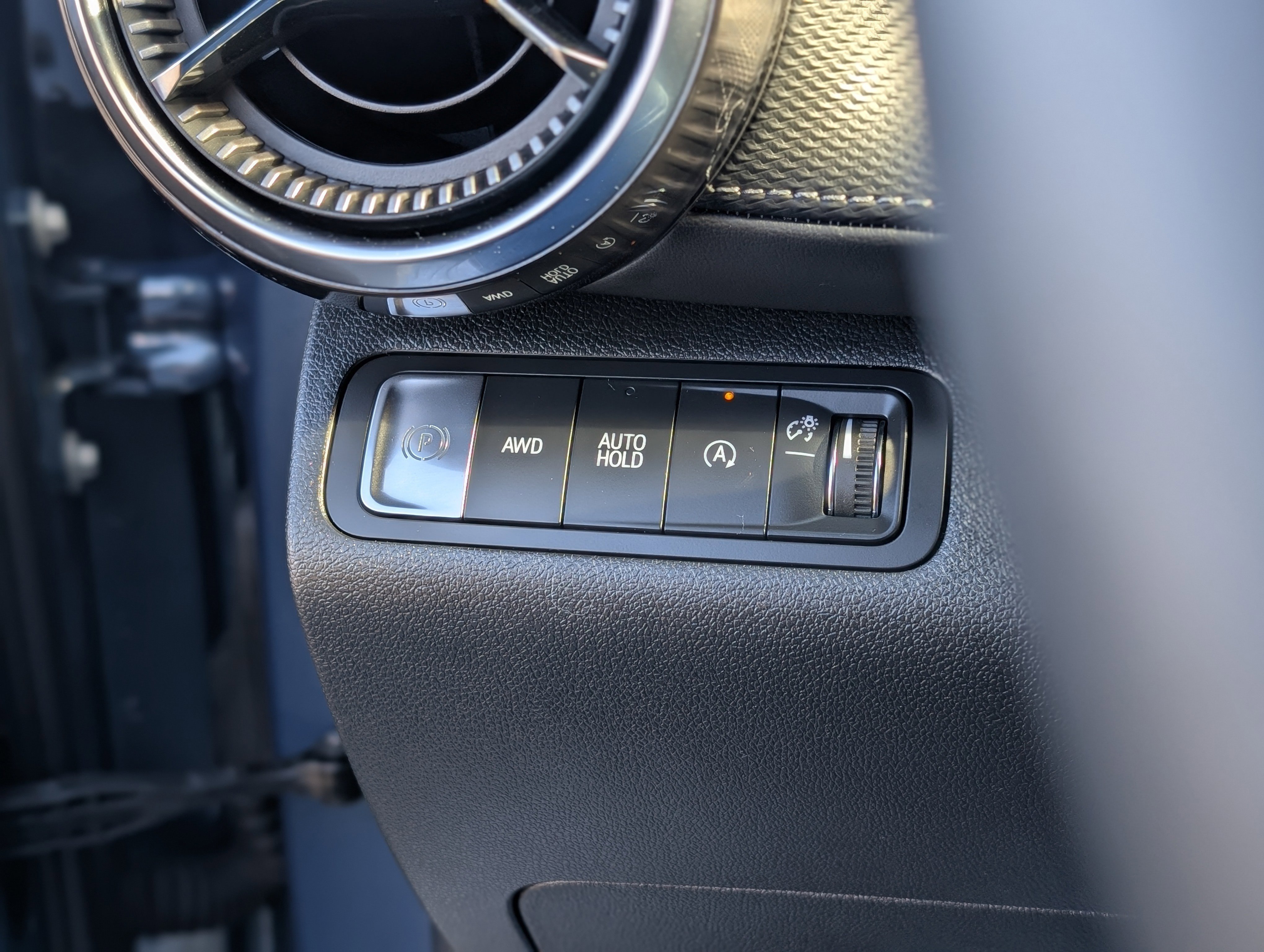 Used 2025 Chevrolet Equinox LT w/ Safety and Technology Package image 28