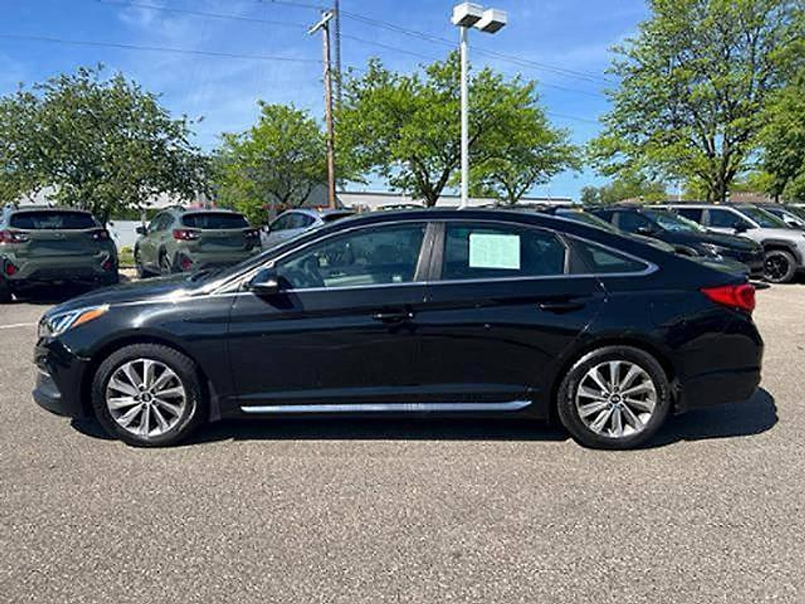 Used 2017 Hyundai Sonata Sport w/ Cargo Package FWD image 4