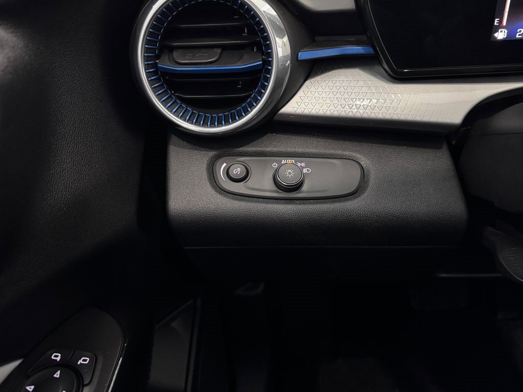 Certified 2024 Chevrolet Trax LT image 20