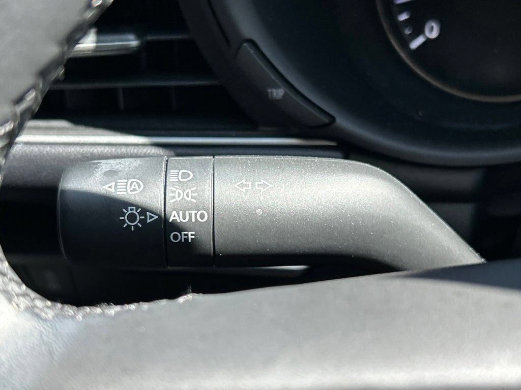 Used 2023 MAZDA MAZDA3 s FWD image 27