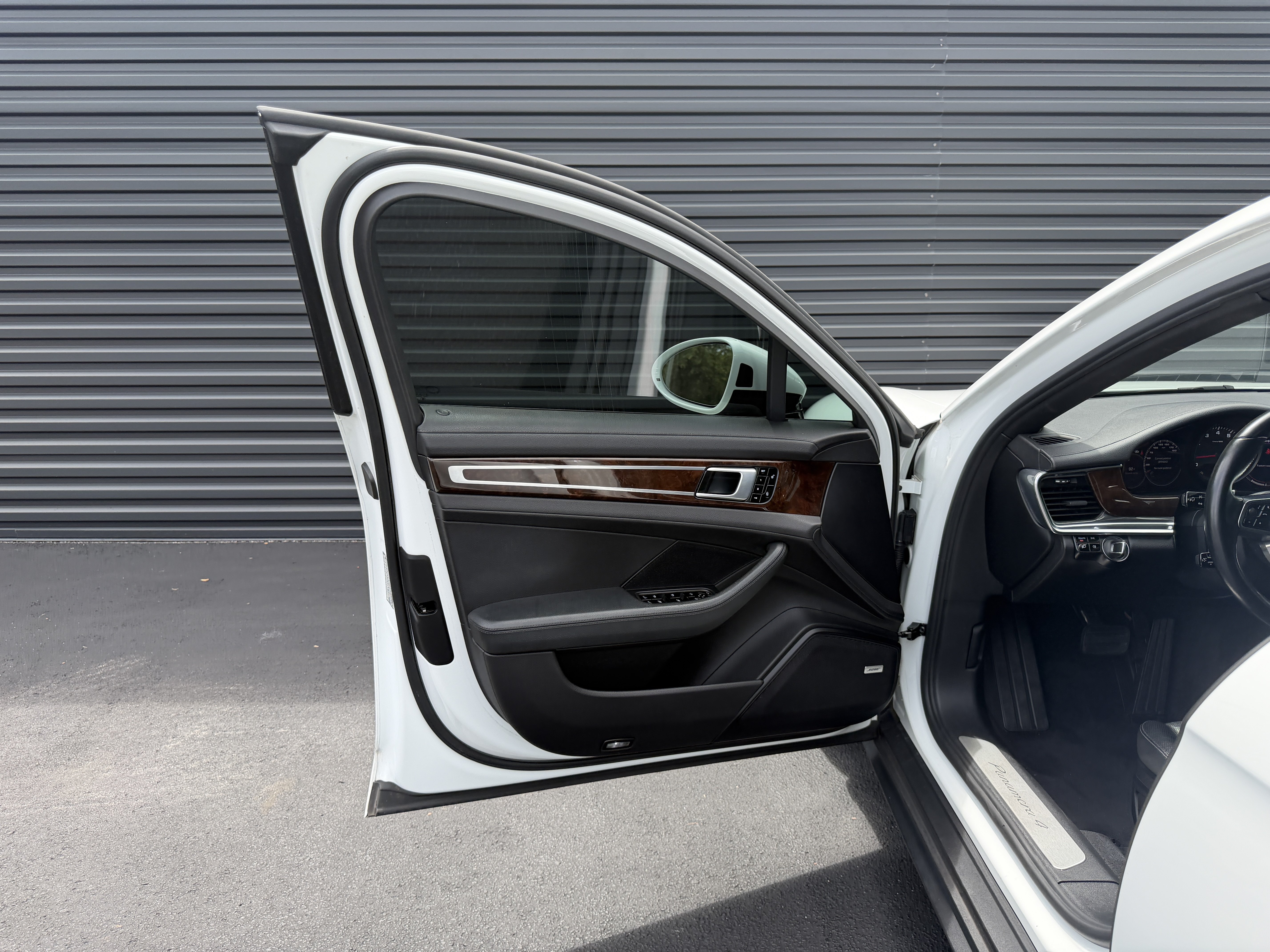 Certified 2018 Porsche Panamera 4 AWD/4WD image 23