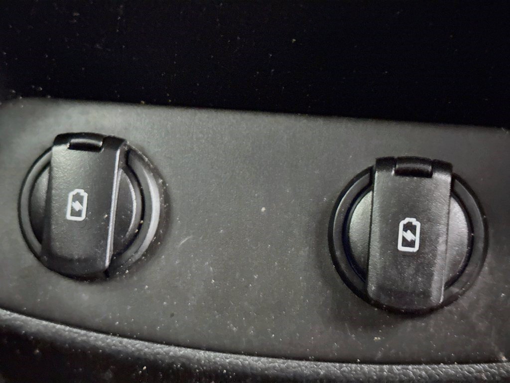 Used 2020 Hyundai Santa Fe SEL FWD image 40
