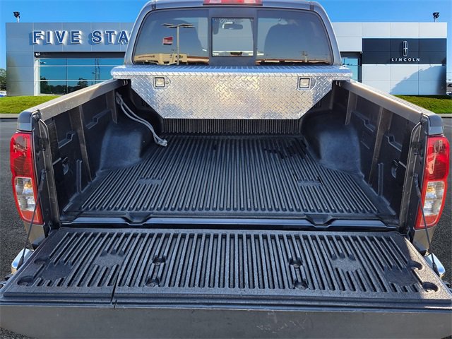 Used 2019 Nissan Frontier SV image 7