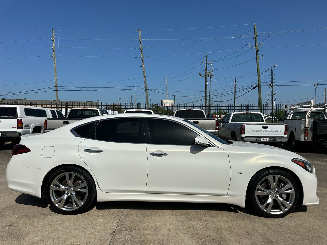 Used 2015 INFINITI Q70 5.6 w/ Sport Package RWD image 9