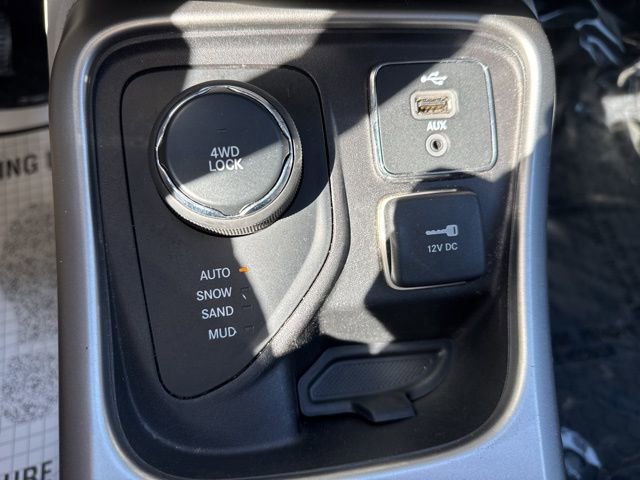Used 2018 Jeep Compass Latitude w/ Popular Equipment Group image 24
