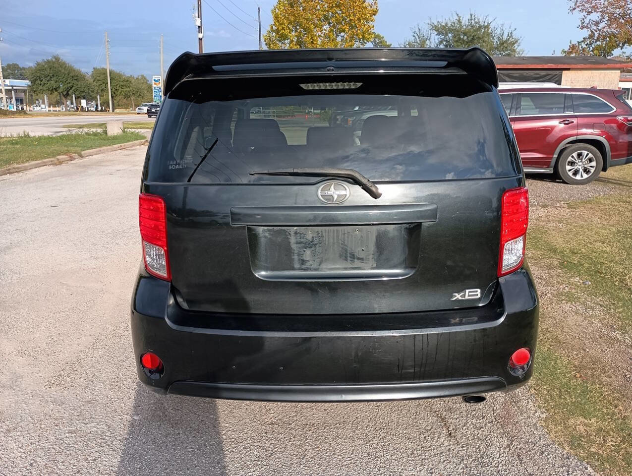 Used 2013 Scion xB Base 4dr Wagon 4A image 4
