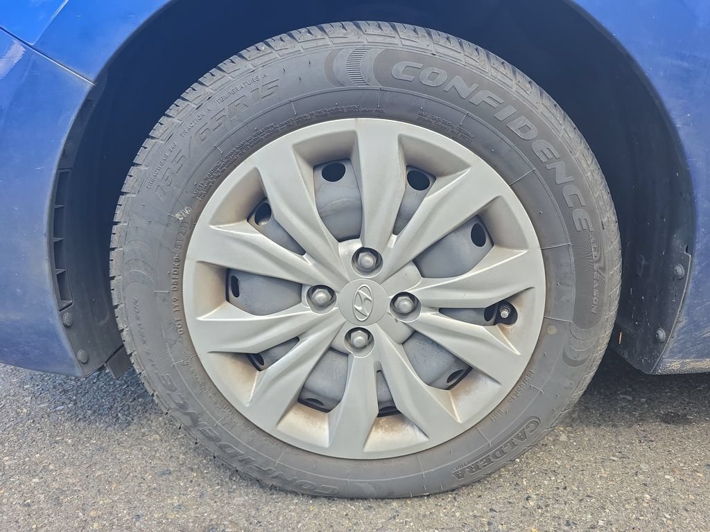 Used 2021 Hyundai Accent SE FWD image 12