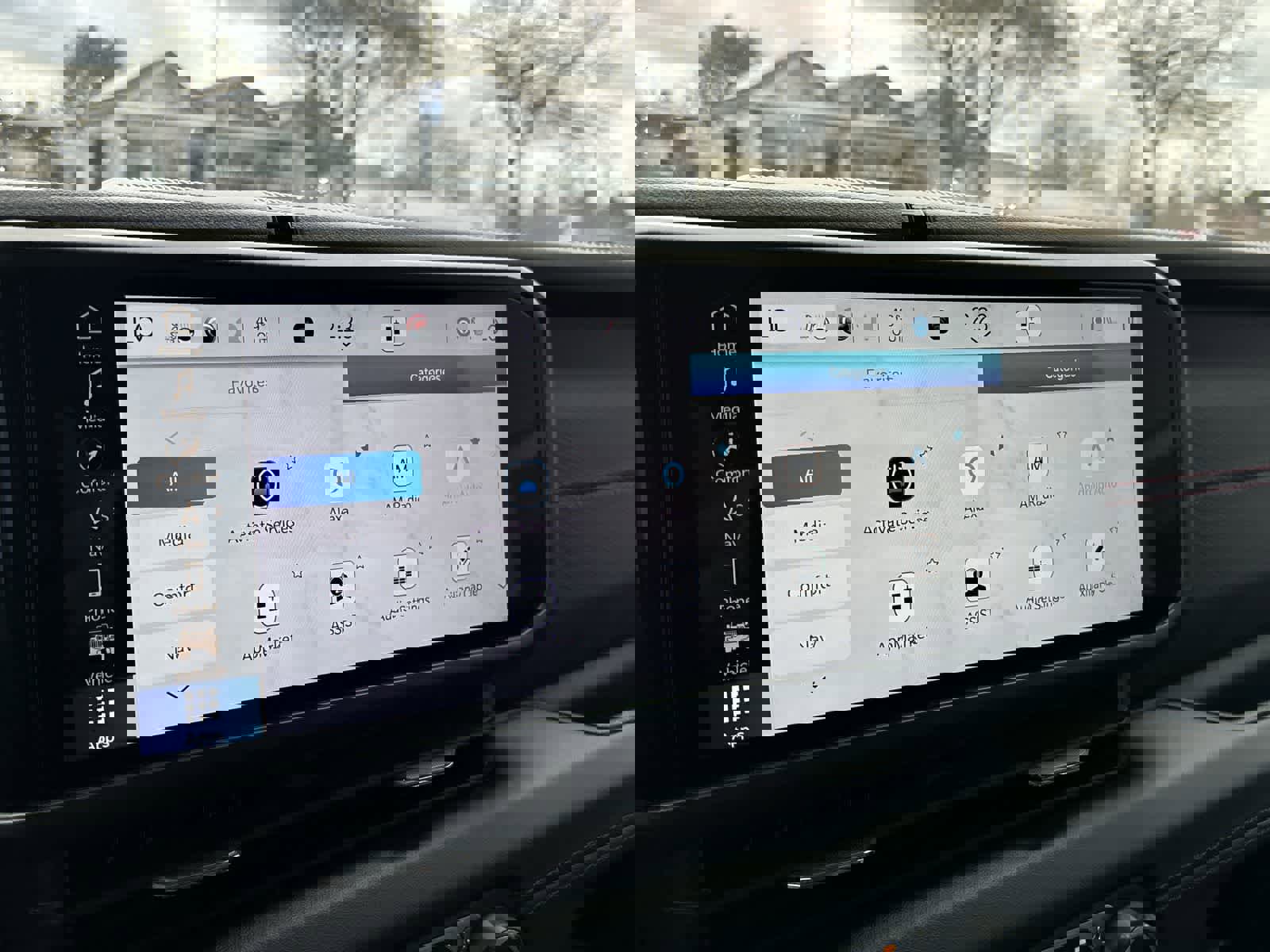 Used 2024 Jeep Gladiator Rubicon w/ Technology Group image 18