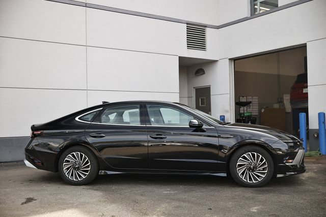 Certified 2025 Hyundai Sonata SEL image 4