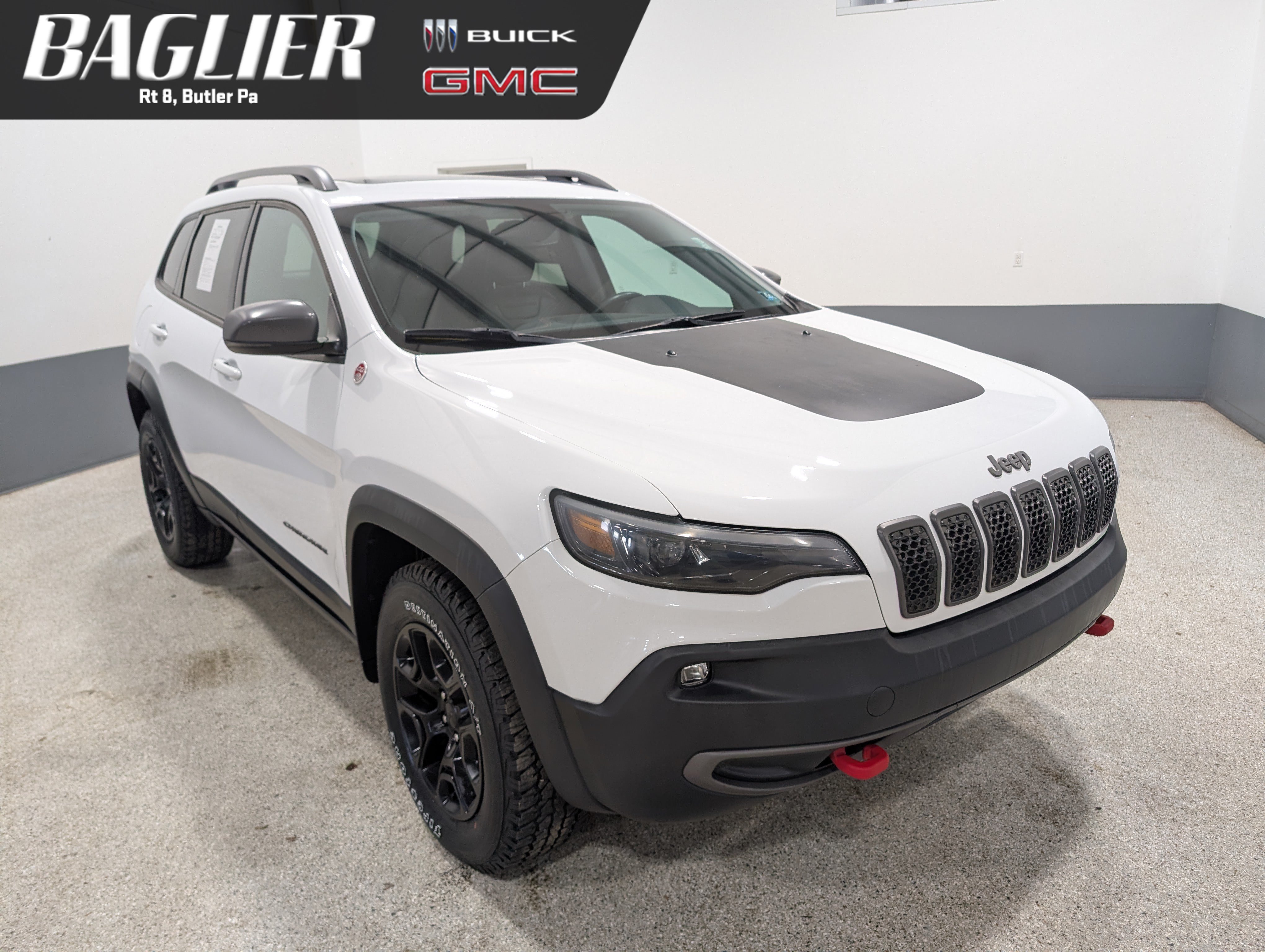 Used 2020 Jeep Cherokee Trailhawk w/ Comfort/Convenience Group AWD/4WD image 1