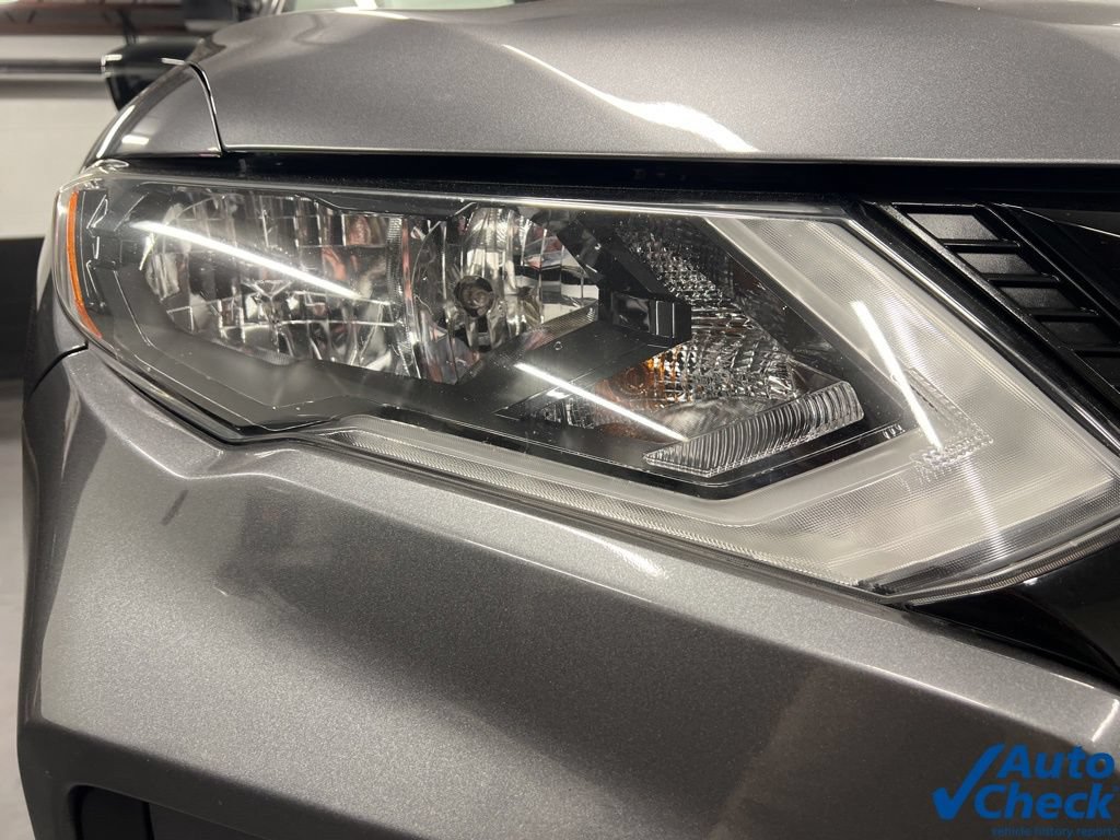 Used 2018 Nissan Rogue SV AWD/4WD image 13